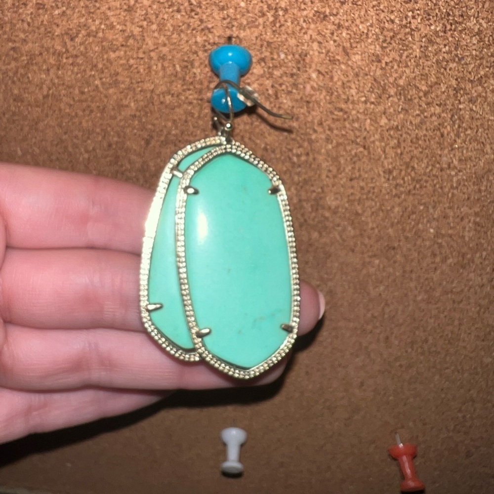 Danielle Kendra scott mint earrings